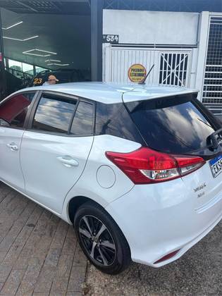 TOYOTA YARIS 1.5 16V FLEX XLS CONNECT MULTIDRIVE TOYOTA YARIS 1.5 16V FLEX XLS CONNECT MULTIDRIVE